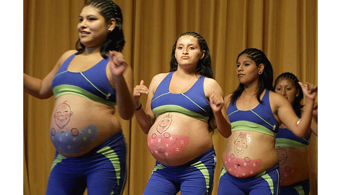 Максимальное количество рожденных за раз. Беременные женщины. Живот беременной женщины. Беременные животики. Самые большие животы у беременных.