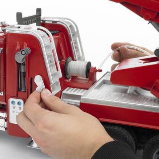 Vatrogasni kamion Mack Bruder 028213 
