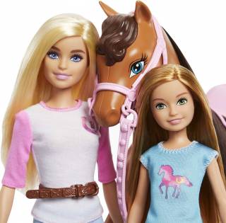 Barbie i Stacy sa konjem 954555 