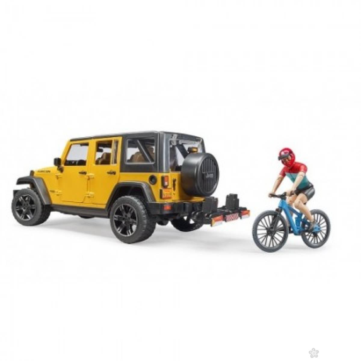 Jeep Wrangler rubicon sa biciklistom 025434 