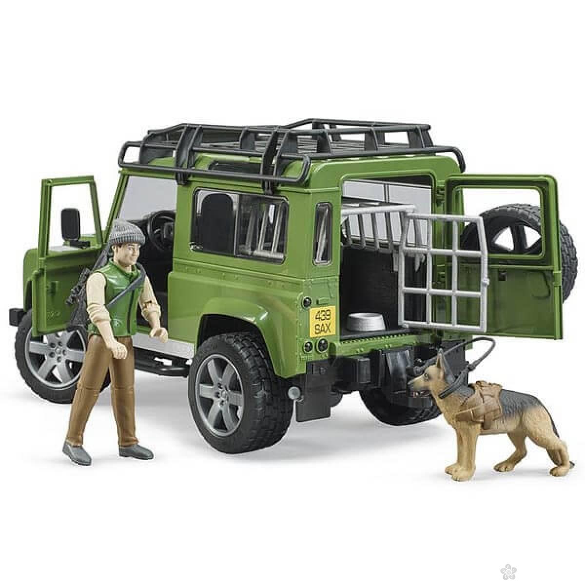 Džip Land Rover sa šumarom i lovačkim psom 025878 