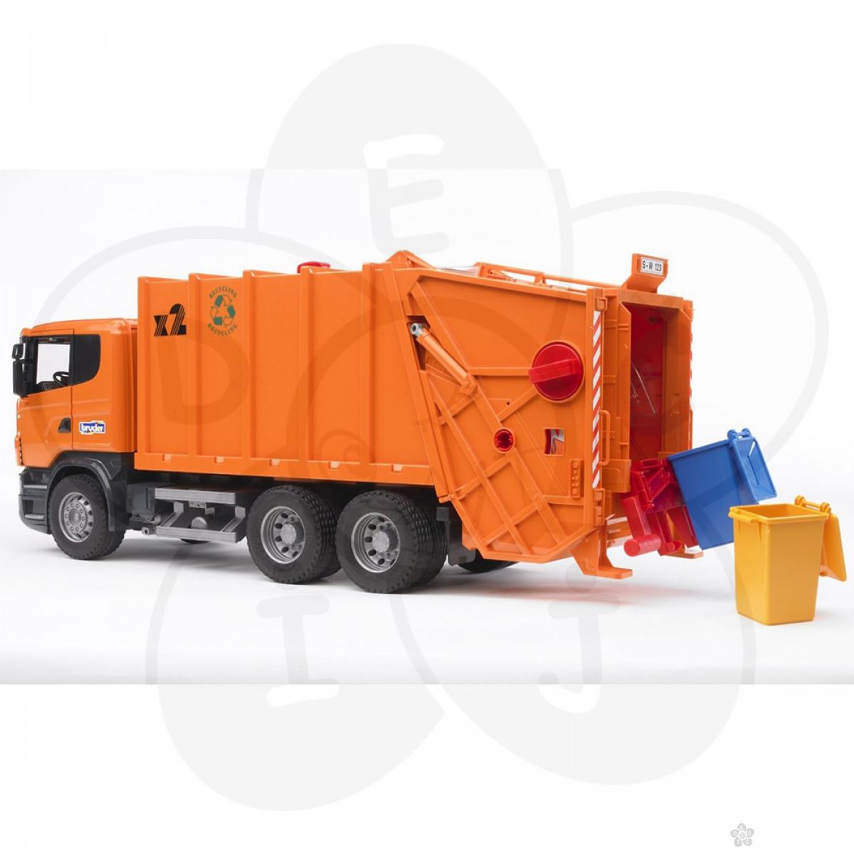 Traktor John Deere 5115M sa prikolicom Bruder 017934 