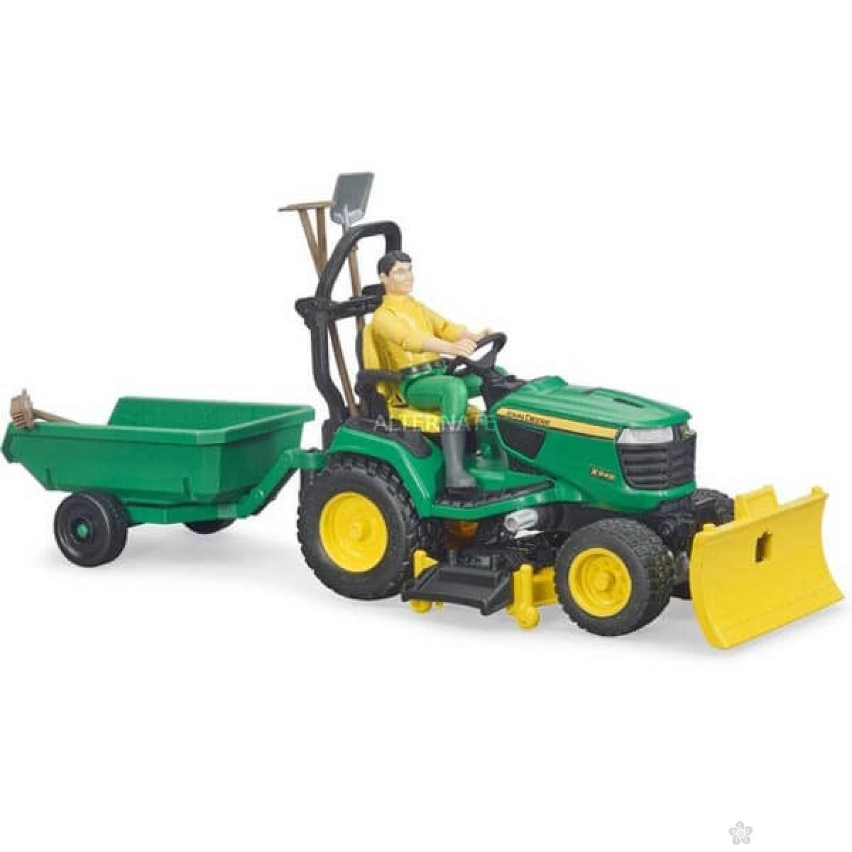Bruder Traktor John Deer sa prednjim čistačem 621049 